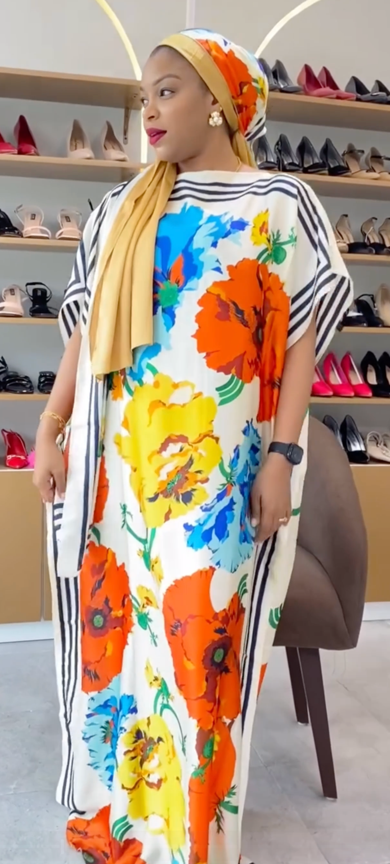 Robe Ample Chic avec Foulard Assorti – Modèle Fleuri-OFFRE GROSSISTE