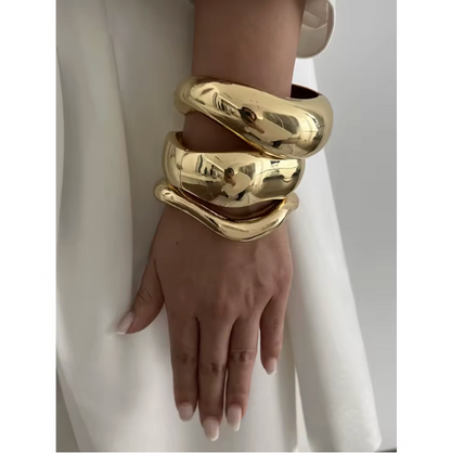 Lot de 12 Bracelets Or- Un Bracelet à 800f !