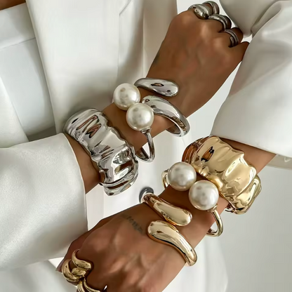 Lot de 12 Bracelets Or- Un Bracelet à 800f !